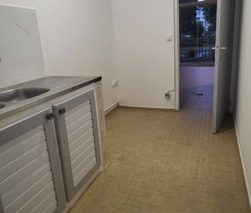 Location Appartement 4 pièces 60m² LES ABYMES 97139 - Photo 3