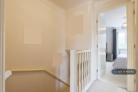 2 bedroom semi-detached house to rent - Photo 5