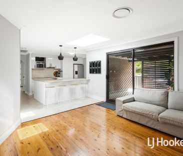 Beautiful 4 Bedroom Home with Swimming Pool! - Photo 3