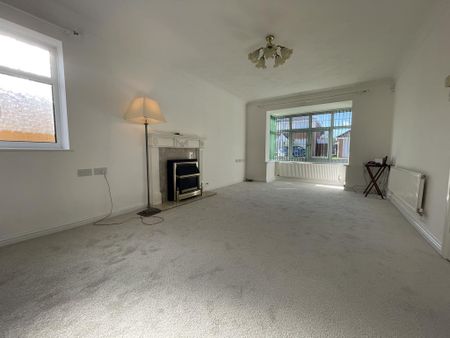 4 bedroom detached house to rent - Photo 3