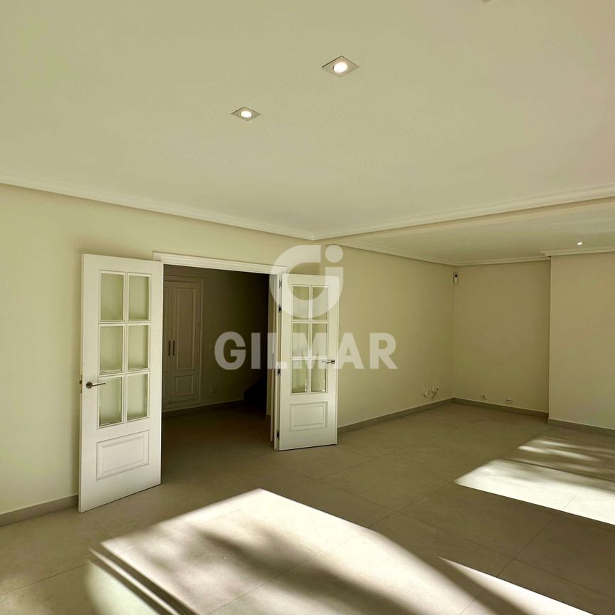 Chalet Pareado en alquiler en Mirasierra – Madrid | Gilmar Consulting - Photo 1