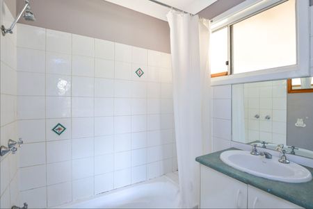 Neat & tidy brick home with large shed - Photo 3