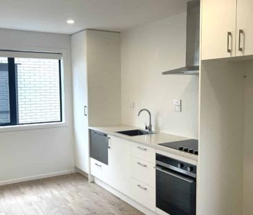 Modern 2 bedoom 2 bathroom Townhouse - Photo 1