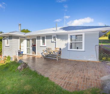 Three-bedroom family home with office in Huntly - Photo 3