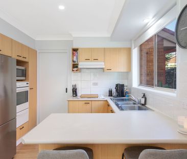 Modern Spacious Townhouse - Water Included - Photo 3