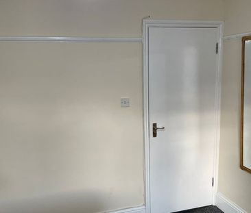 Room in a Shared Flat, Linden Avenue, NW10 - Photo 3