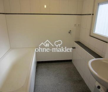 !!! Sofort beziehbar !!! Helle 3,5-Zi.-DG-Wohnung mit Balkon & EBK ... - Photo 4