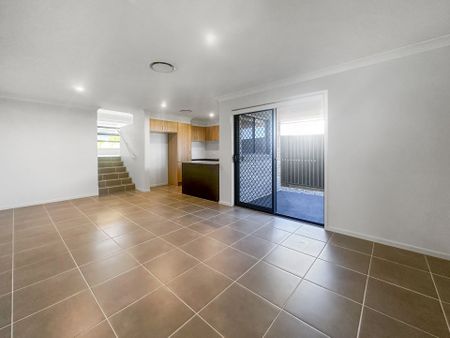 Stunning Brand New Family Home - Photo 2