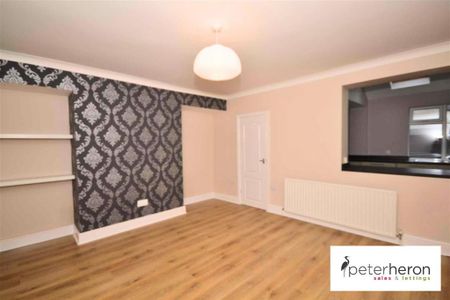3 bedroom terraced house to rent - Photo 2
