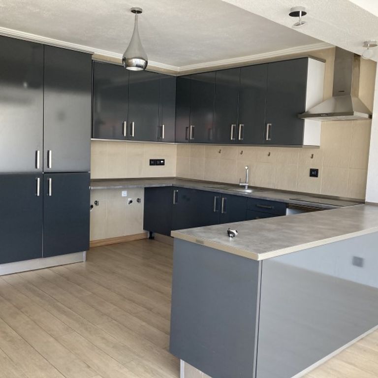 3 room luxury House for rent in Cascais e Estoril, Portugal - Photo 1