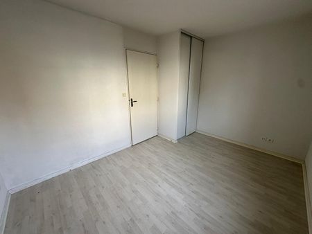 Location Appartement 2 pièces 46m² - Photo 2