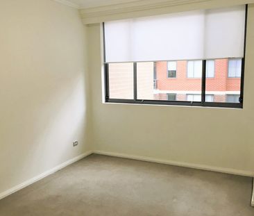 One Bedroom Plus Study Apartment in Waitara - Photo 4