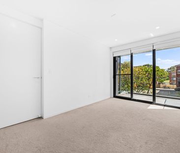 OVERSIZED MODERN 3 BEDROOM + STUDY SANCTUARY! - Photo 1