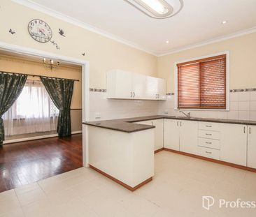 Charming 3-Bedroom, 2-Bathroom Home in a Prime Location! - Photo 3