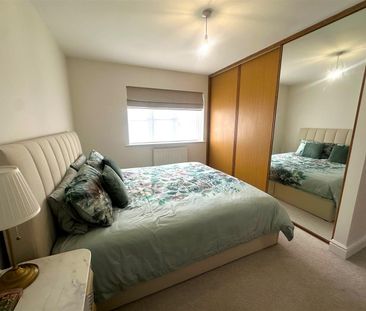 Courtlands Drive, Watford - Photo 4