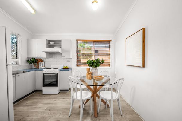 Charming Freestanding 2 Bedroom Home! - Photo 1