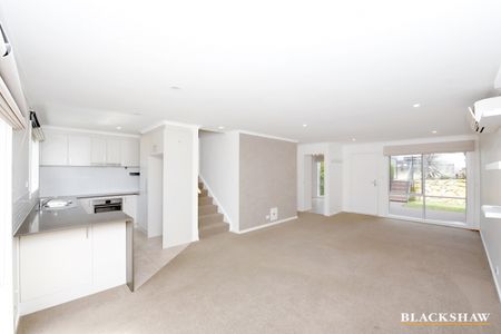 9/11 Castan Street, Coombs ACT 2611 - Townhouse For Rent | Domain - Photo 4
