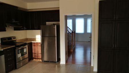 For Lease - 13 Telegraph Street, Brampton, Ontario - Photo 4