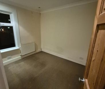 2 Bed Terraced House, Willet Palace, CR7 - Photo 6