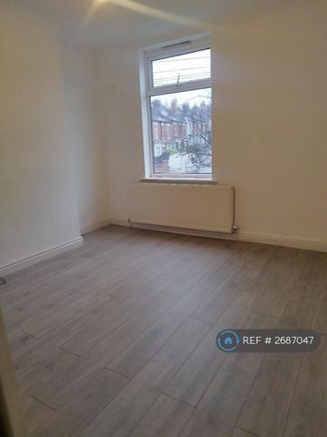 4 bedroom terraced house to rent - Photo 2