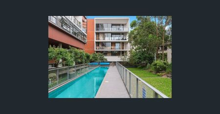 Sun-Drenched North-East Facing Apartment Overlooking Royal Randwick Racecourse, Heated Pool - Photo 2