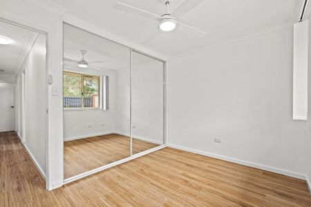 13 Priestly Parade, Point Clare. - Photo 4