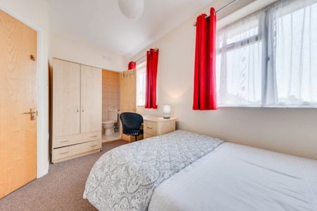 £659 p/w (£2,856 pcm) - Photo 4