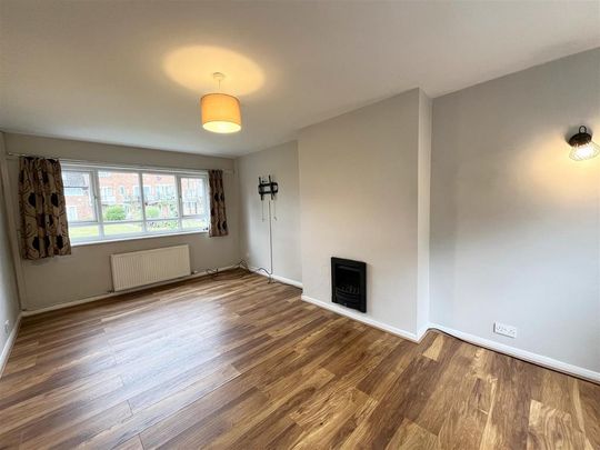 2 bedroom mews to rent - Photo 1