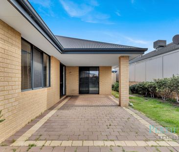 Family Treasure Home in Baldivis - Photo 6