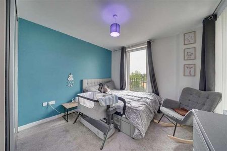 Woodall Road, Enfield, EN3 - Photo 4