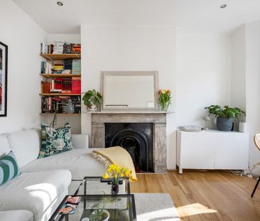 1 Bed Flat, Crookham Road, SW6 - Photo 2