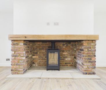 4 bedroom detached house to rent - Photo 3