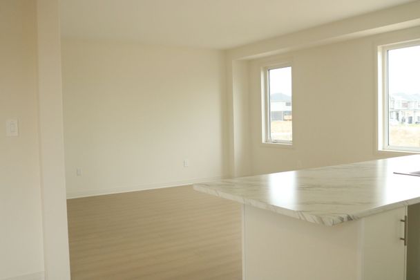 For Lease - 37 Stockholm Road, Barrie, Ontario - Photo 1