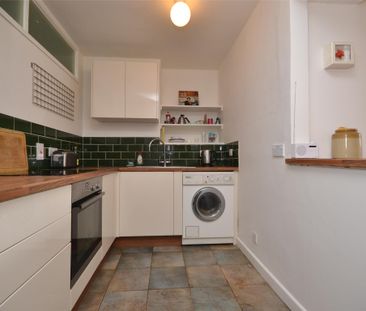 Belvedere, Bath, Somerset, BA1 - Photo 4