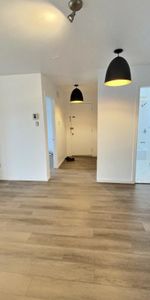 Saint Léonard- 4 1/2 avec stationnement-visite libre 23 novembre 2025 de 14:00-16:00 - Photo 4