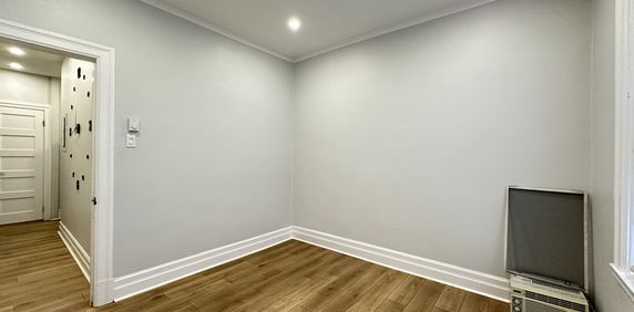 3 1/2 Apartment Near Metro Snowdon - Photo 2