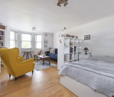 Studio to rent - Photo 2