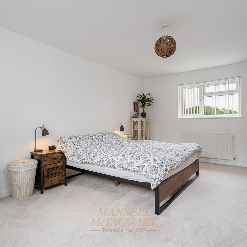 North Street, Turners Hill, RH10 - Photo 1