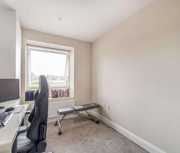 Buckingham House East, Stanmore, HA7 - Photo 5