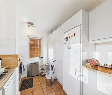 3 bedroom semi-detached house to rent - Photo 6