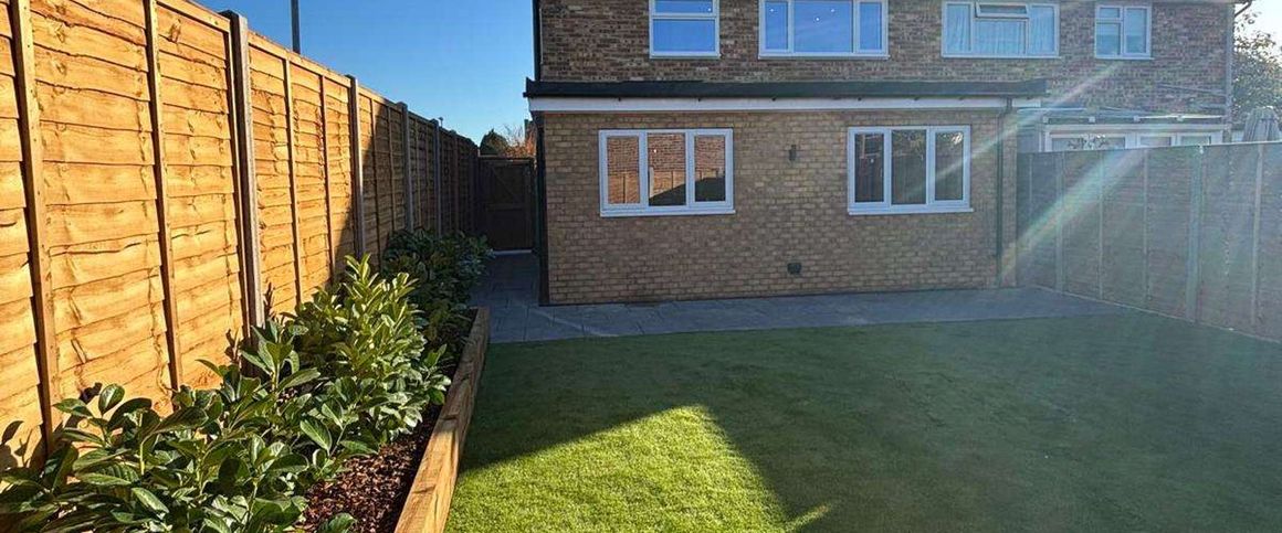 🌿 COMING SOON – Luxury All-En-Suite Professional HMO | 6 Oldfield Drive, Cheshunt EN8 Room 4 - Photo 1