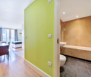 flat to rent - Photo 2