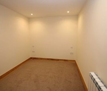 1 bed Flat for rent - Photo 4