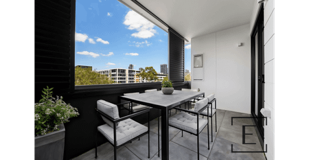 Penthouse- feel. Near new 3 bed apartment in Parramatta- Comfort and convenience - Photo 5