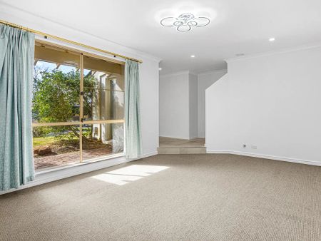 “FAMILY COMFORT IN A PRIME WINTHROP LOCATION” - Photo 2