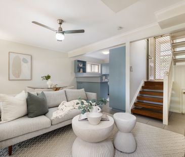 Centrally Located townhouse - Photo 1