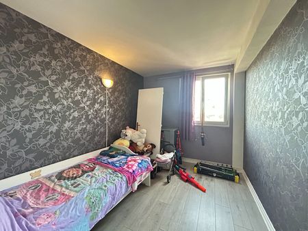 APPARTEMENT T4 - TINQUEUX - Photo 5