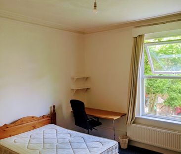 Buckingham Mount, Hyde Park, Leeds - Photo 3