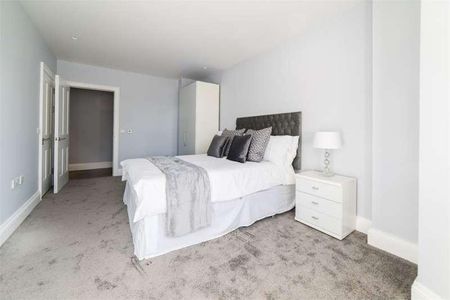 Slough Road, Datchet, SL3 - Photo 3