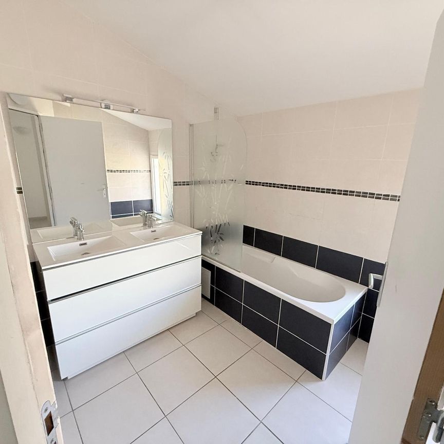 Location Appartement 3 pièces 68m² BEDARIEUX 34600 - Photo 1